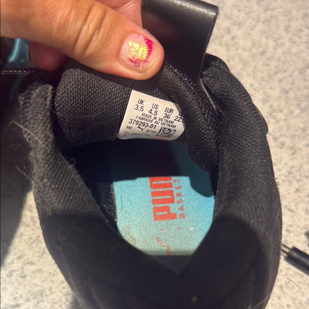 Puma Black and Blue Sneakers with Classic Design - Picture 4 of 5